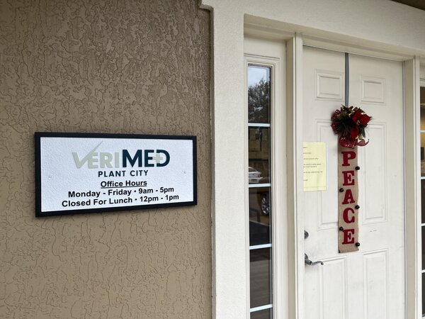 Business Hours Signs for VERIMED PLANT CITY